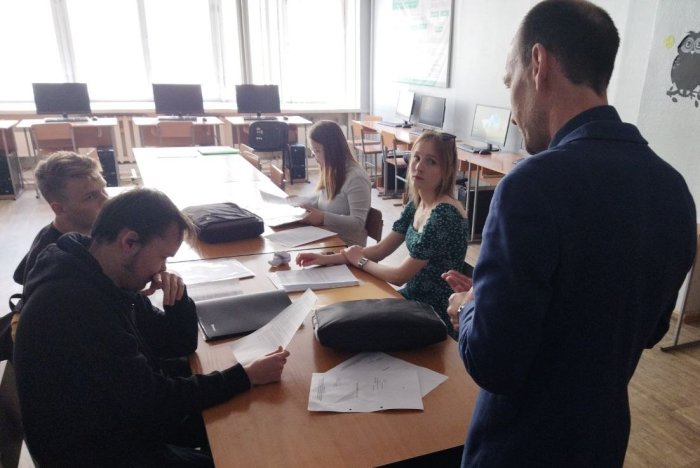 Участники конкурса «Поиск уязвимостей электронного предварительного голосования» проекта «Цифровая Россия» обсудили поставленные задачи